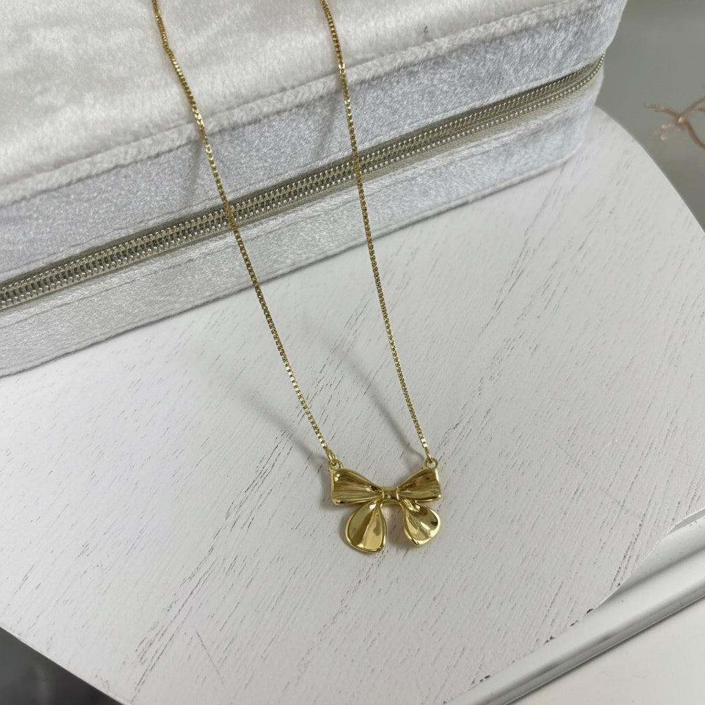 Gold Bow Necklace